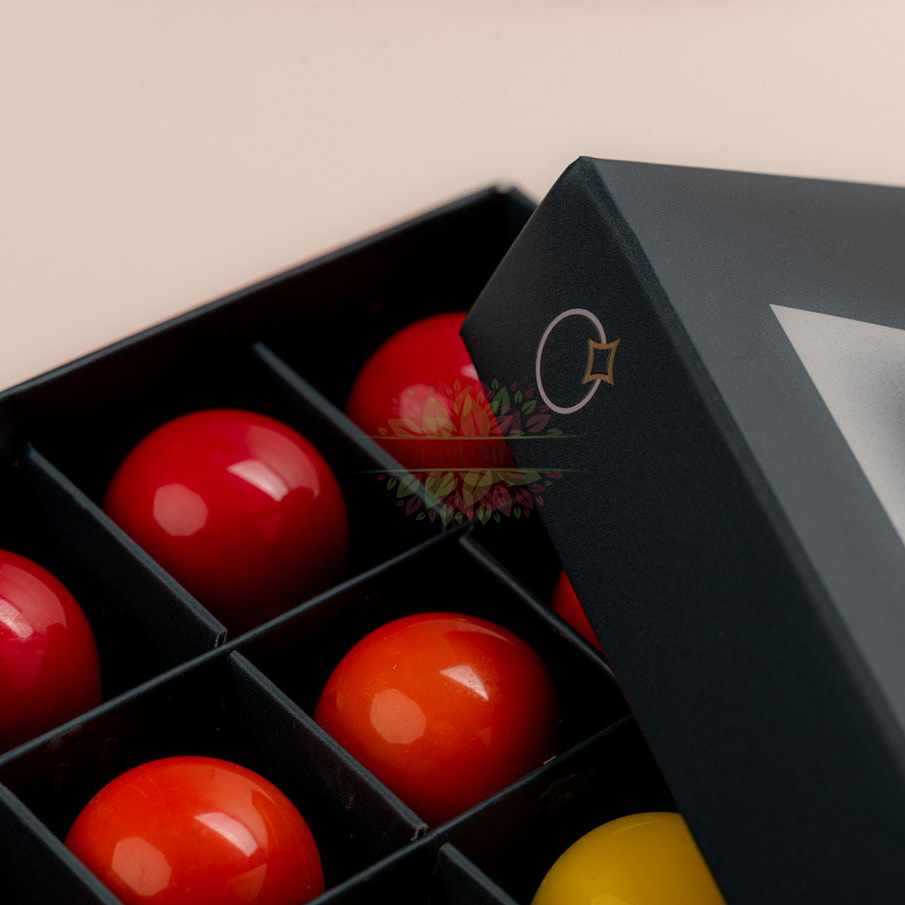 Упаковочная коробка для упаковки пищевых шоколадных конфет в подарочной коробке
